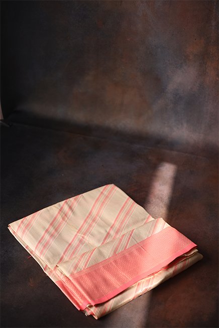 white-and-pink-handloom-woven-saree-1